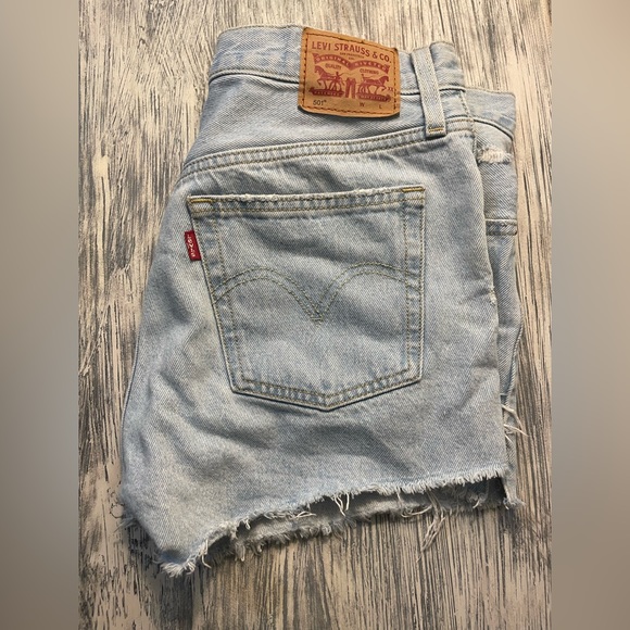 Levi’s 501 Shorts - Picture 1 of 2